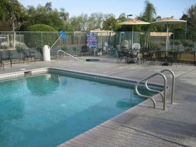 Edge Water Inn Reedley Kemudahan gambar