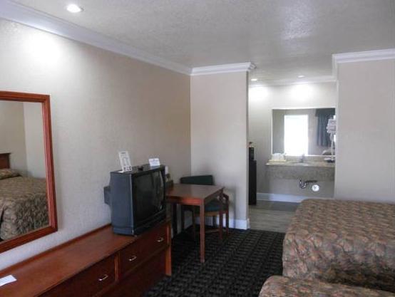 Edge Water Inn Reedley Luaran gambar