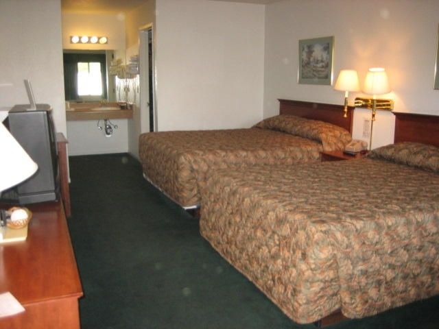 Edge Water Inn Reedley Bilik gambar