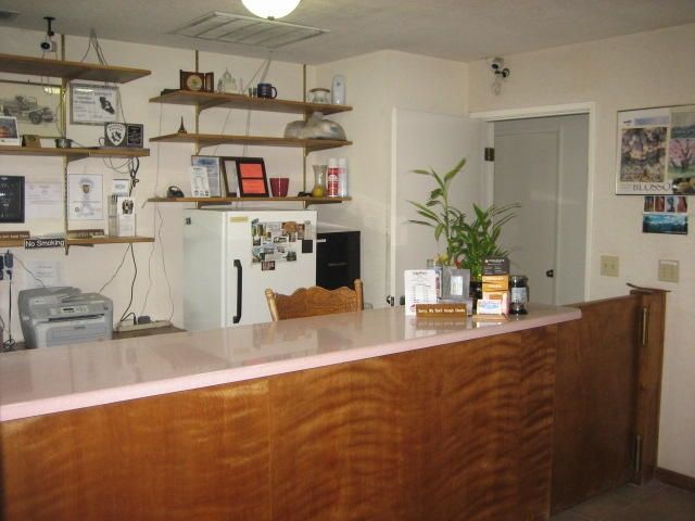 Edge Water Inn Reedley Dalaman gambar
