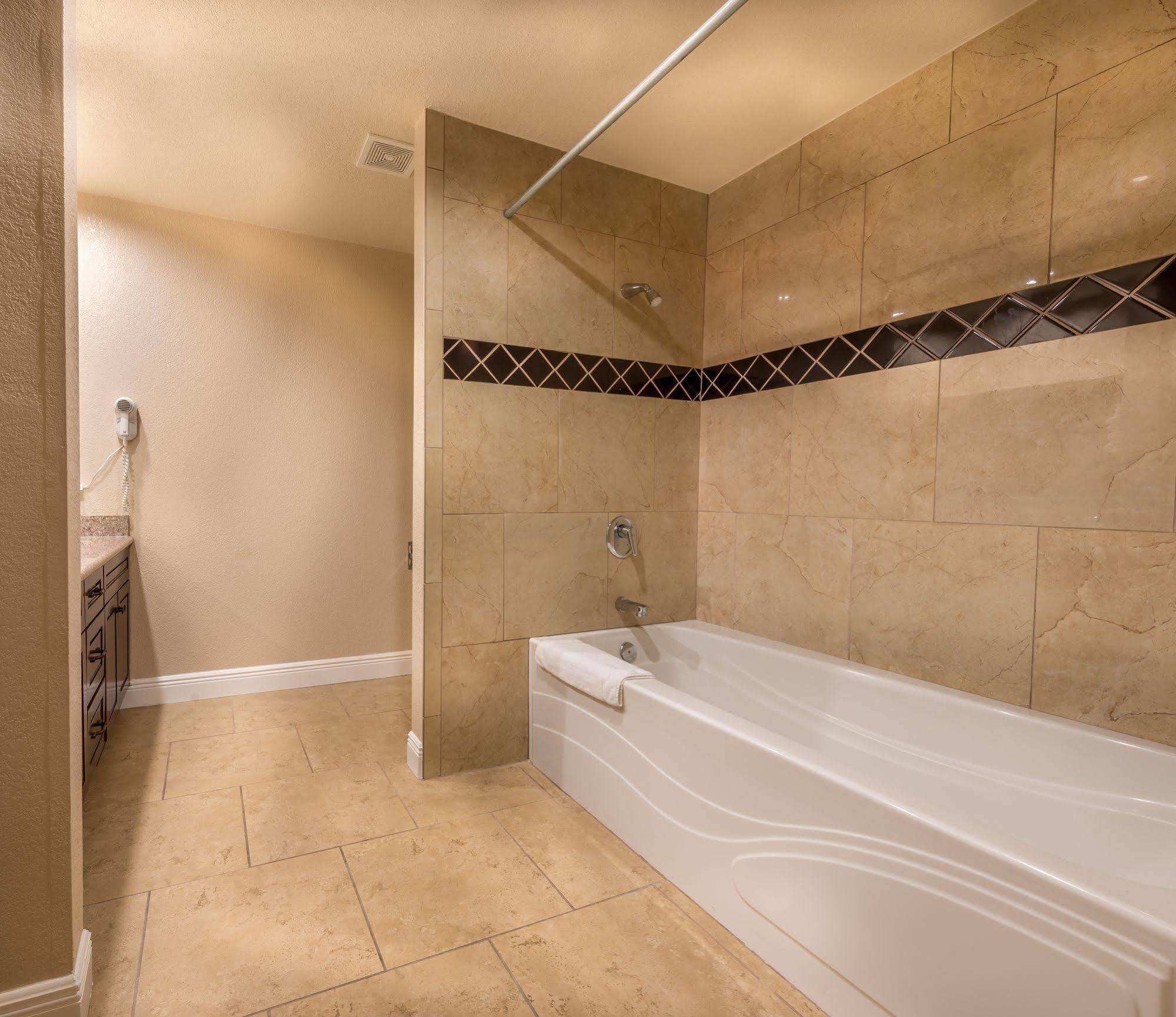 Edge Water Inn Reedley Luaran gambar