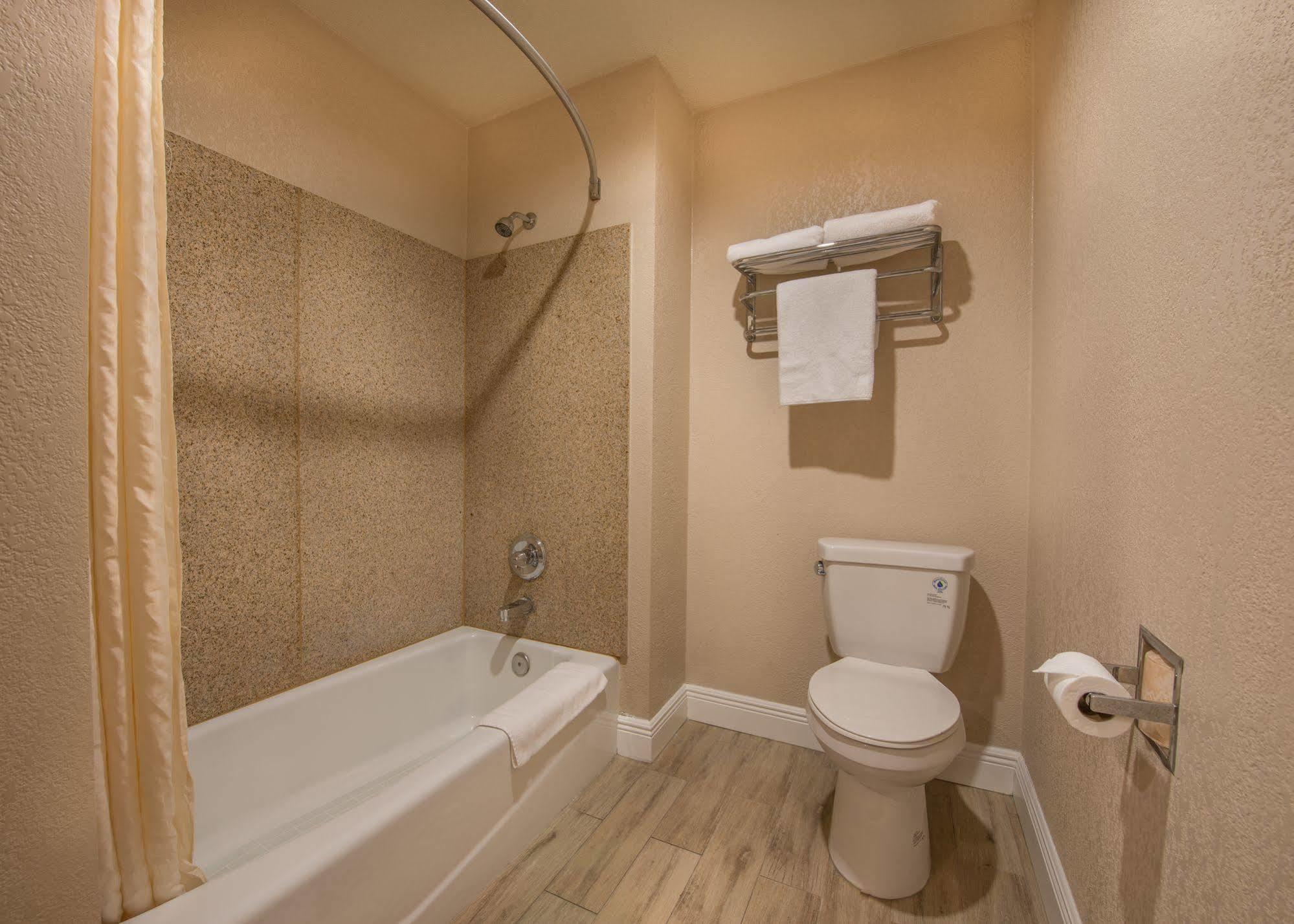 Edge Water Inn Reedley Luaran gambar