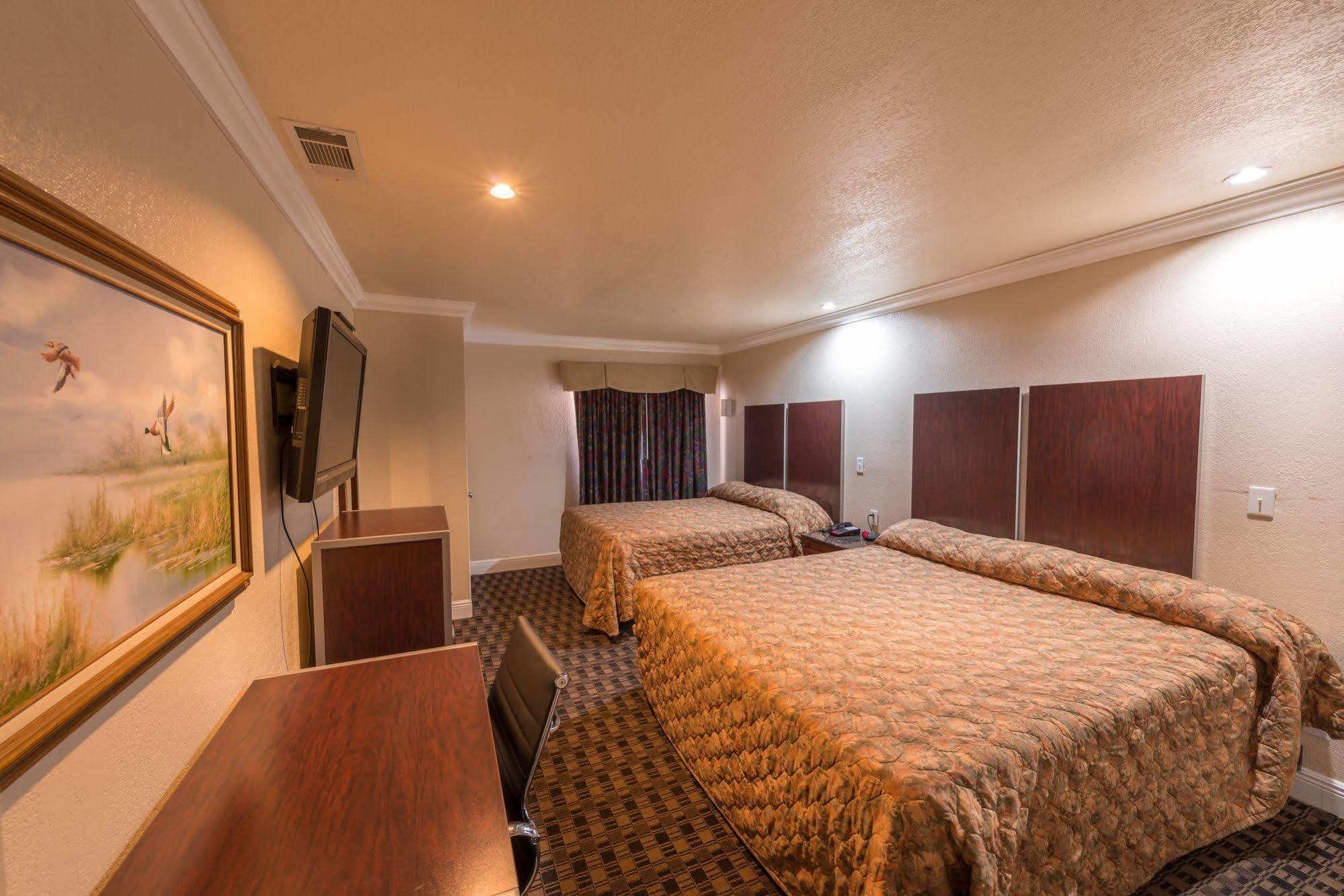 Edge Water Inn Reedley Luaran gambar