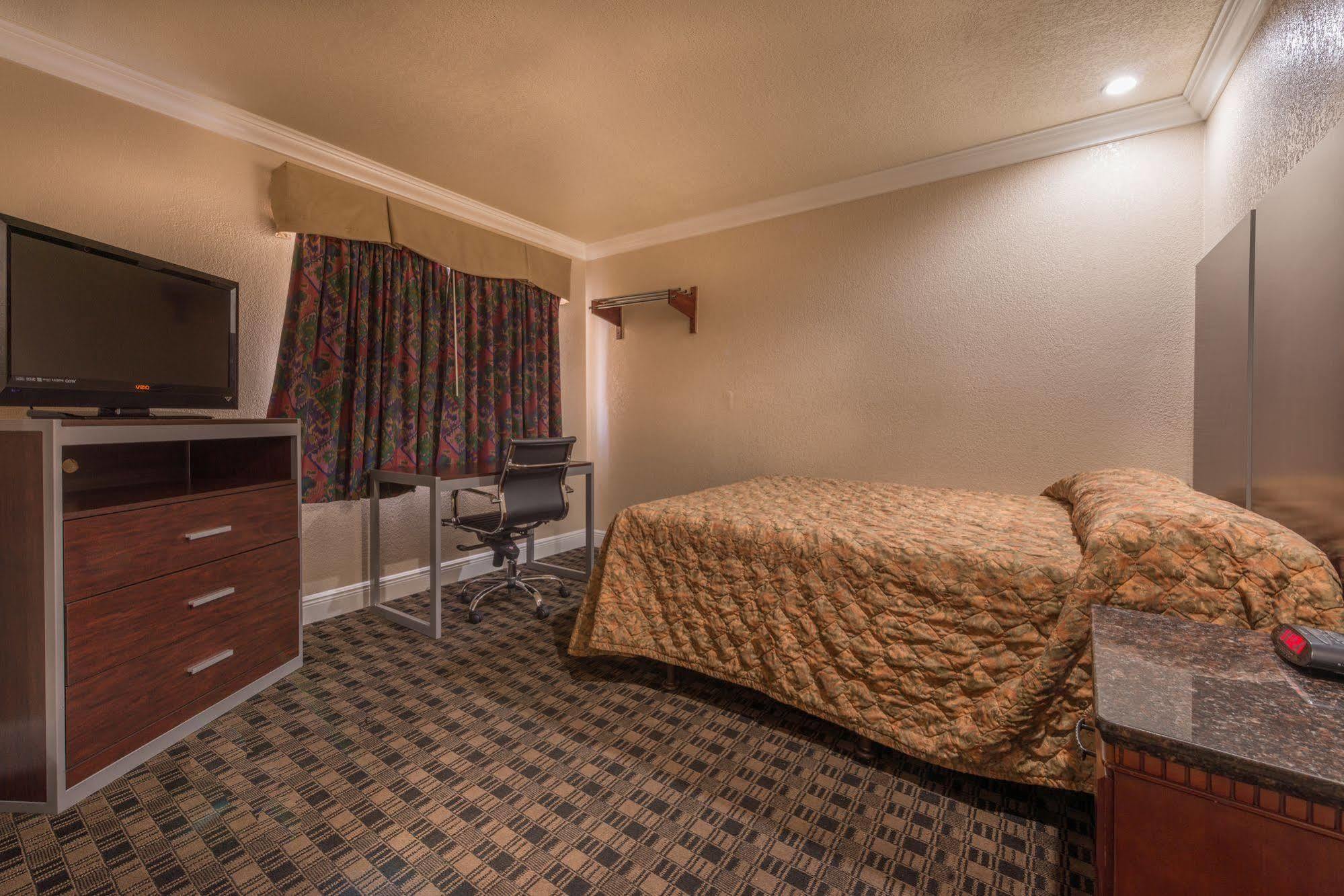Edge Water Inn Reedley Luaran gambar