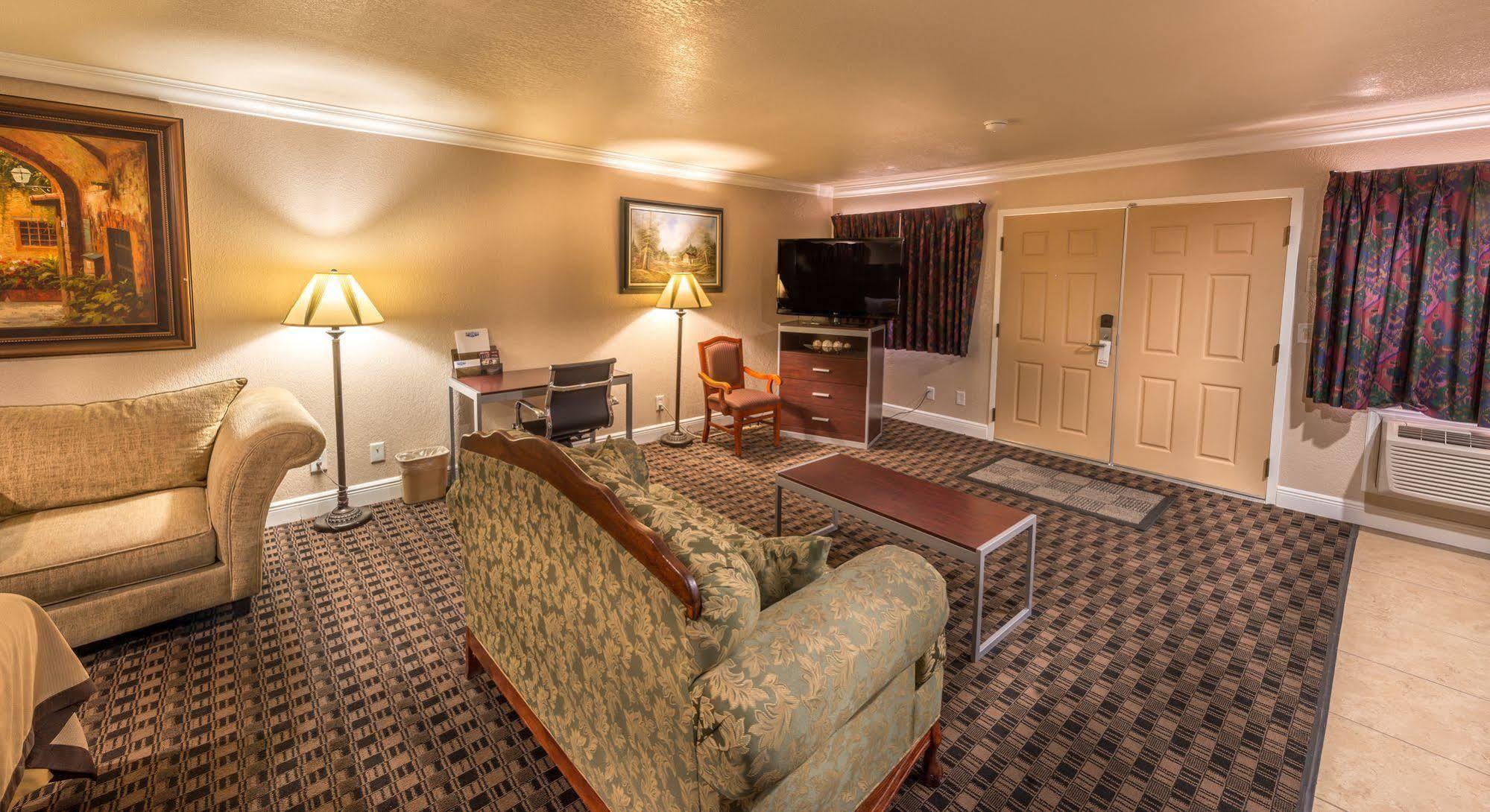 Edge Water Inn Reedley Luaran gambar