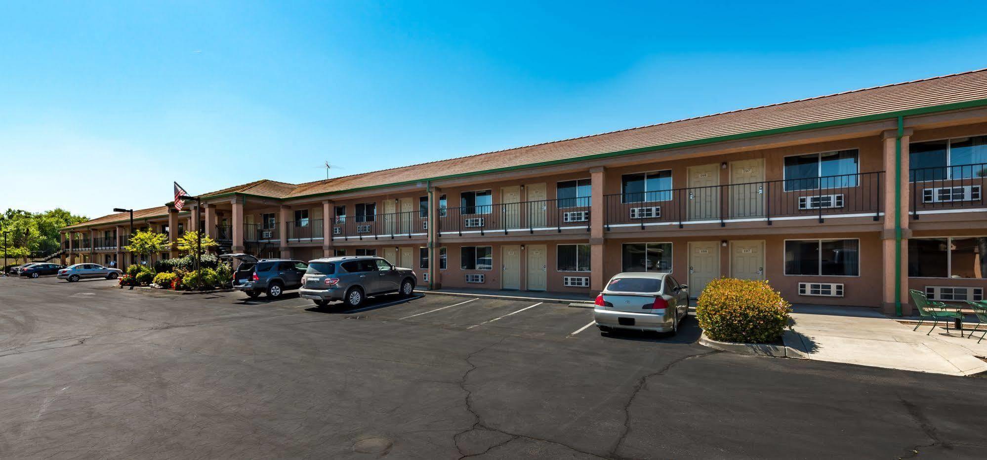 Edge Water Inn Reedley Luaran gambar